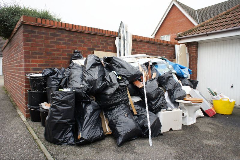 Furniture Removal Experts: Your Local Team in Banbury