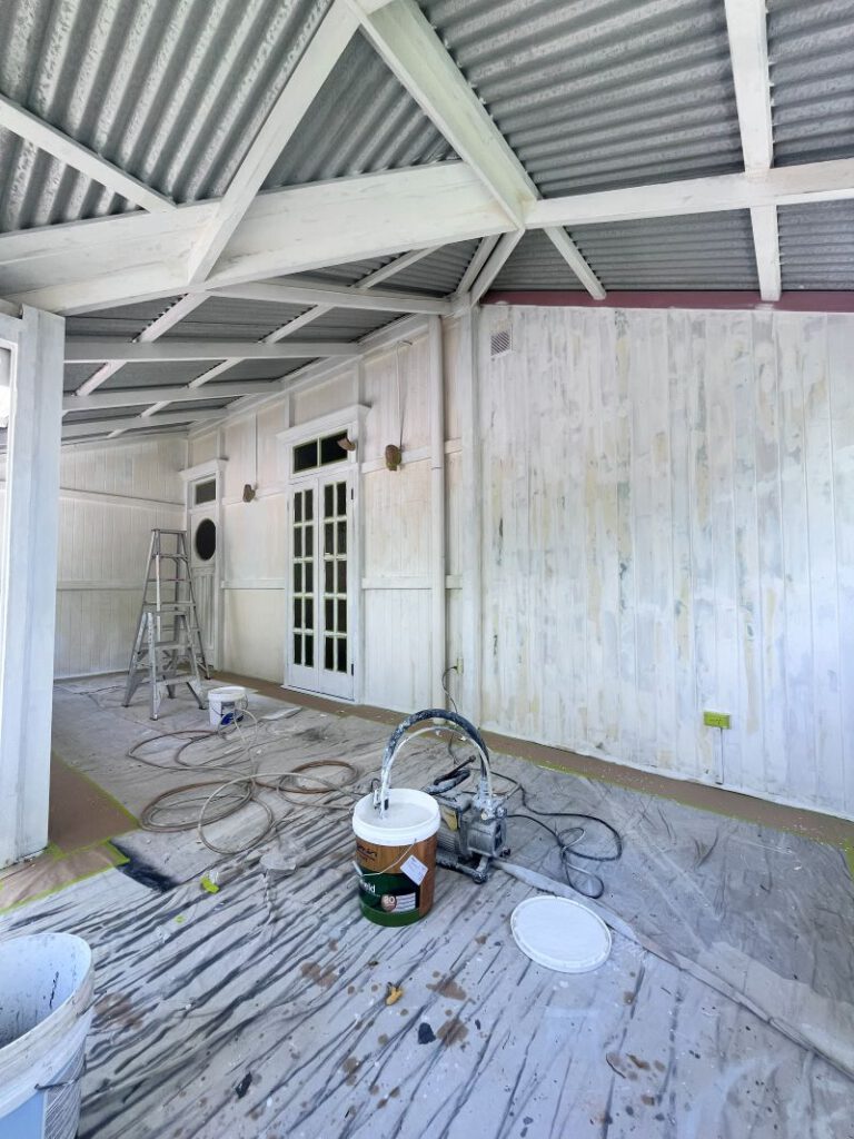 Painting a Queenslander: A Guide to the Transformation Process