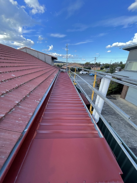 Comparing Colourbond and Polycarbonate Pergolas for Roof Replacement